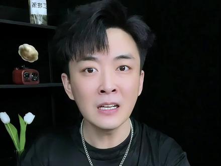 小时候的玩物 蚂蚱,竟然成为了今天的美食,他油炸一下之后你敢吃吗?#油炸蚂蚱 #蚂蚱 #测评