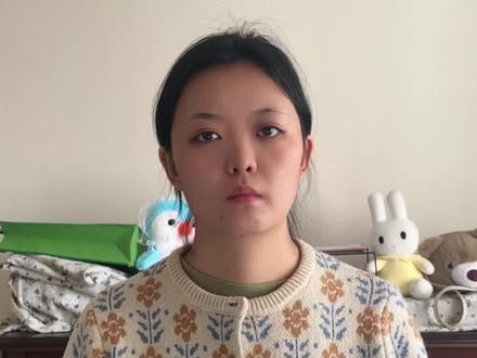 我在聋人学校上学,现在读6年级。