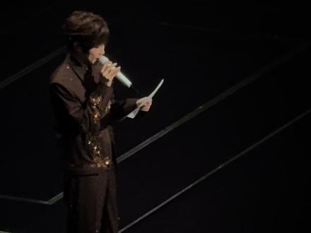 徐良今天他的首场演唱会cue到了一个朋友,是她吗?🥹#热门 #徐良演唱会现场 #本兮 #抖音小助手dou上热门