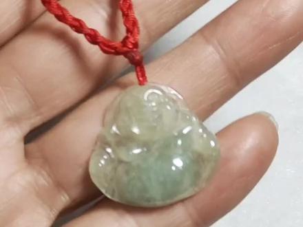 #天然翡翠吊坠 #天然翡翠 脖子上的吊坠总是不经意会反过来?试试这样绑