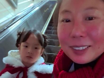 来到成都十几年,第一次到双子塔看跨年灯光秀。好久没有感受到淹没在人海的热情。愿新的一年一切都好!所有的朋友都好。#生活记录