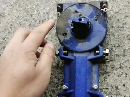 地弹簧如何自己动手维修(详细版)
#地弹簧门调节方法 #地弹簧维修 #地弹簧拆卸 #地弹簧安装视频 #地弹簧