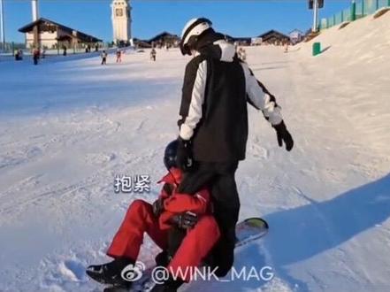 2.18滑雪来了😍啊啊啊·好激动·
wink杂志承诺滑雪⛷️来了😍
#云熠 #滑雪教学 #杂志拍摄