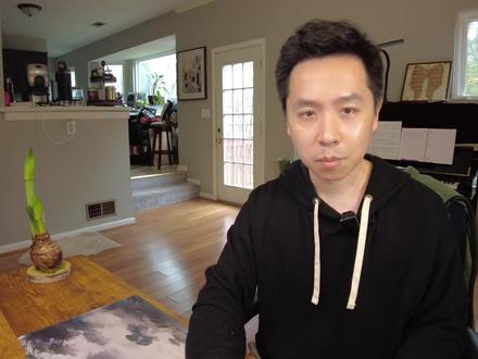 俄乌真能停火?川普的和平计划28条到底是谁起草的 【美国提出的俄乌和平计划28条,为何被称作“乌克兰的投降书”?这份协议不仅要求乌克兰割让领土、自废武功,更隐藏着颠覆欧洲安全秩序的惊天阴谋!】
本期视频,我们将揭开这份“和平计划”的真正操盘手——特朗普的女婿贾里德·库什纳。他曾主导失败的美国退伍军人医疗系统改革,推动中东“亚伯拉罕协议”,而其私人私募基金Affinity Partners则大量接收沙特等国的巨额资金。如今,他将手伸向了俄乌战场。
视频深度起底:
库什纳如何与普京特使、俄罗斯主权财富基金负责人密会,将国家外交变成家族生意?
和平条款中,为何充斥着“联合开发矿产”、“共建天然气管道”等投资内容?
为何说这份协议让“美国和俄罗斯成为欧洲安全的共同管理者”,而欧洲自身却被无情排除在外?
这是一场由商业利益驱动的“平行外交”,欧洲的遭遇为我们敲响了警钟:没有独立自主,就只能沦为案板上的鱼肉。看清这场交易的真相,才能理解为何我们必须坚持底线思维,摆脱对外部势力的过度依赖。#硬核深度计划 #全球创作者计划 #零基础看懂全球 #俄乌战争 #俄乌停火