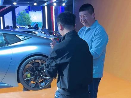 领克GT概念车的一小部分内容,给闯哥@闫闯说车 介绍一下#领克GT概念跑车 #北京车展 #超跑 #dou是好车#懂车的课代表