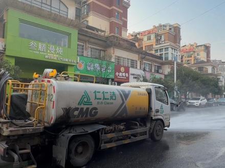 谁来解释一下株洲冬天为什么天天要到处洒水?#洒水车 #株洲