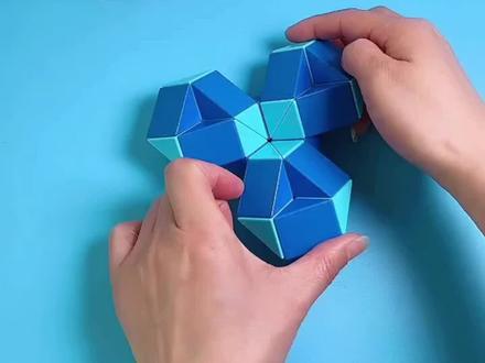 24段魔尺变一个三叶草陀螺#百变魔尺 #24段魔尺教程 #益智玩具 #玩具推荐 #百变扭扭棒教程