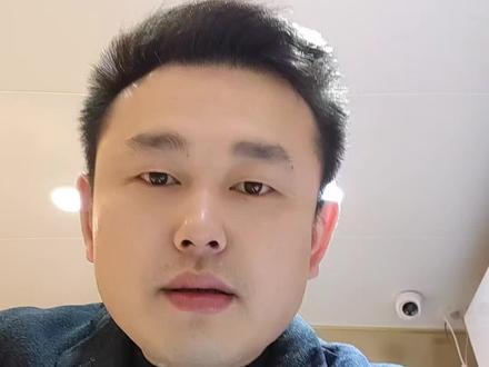 金价大跌赶紧跑路,有多远跑多远,还会大跌,想变现实时金价减十回收小伍15177261688