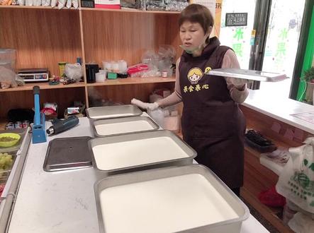 酸奶粘不粘稠由冷藏时间决定。正常情况下发酵8个半小时后冷藏24小时口感是最佳的#酸奶#水果捞#长沙美食水果捞 #上热门