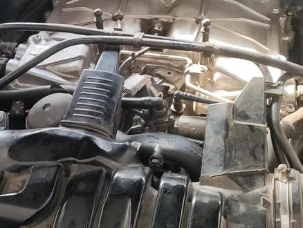 路虎汽油添加防冻液排气孔,一共4个。注意一定排干净,否则高温。