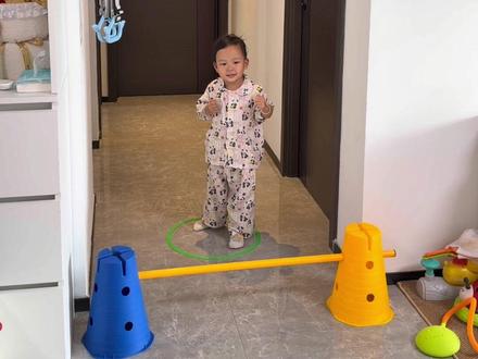 2岁半宝宝连闯八关成功拯救依娜和恰恰!边玩边学,大运动也达标 这也太厉害了吧!#居家早教#亲子互动 #闯关游戏#寓教于乐