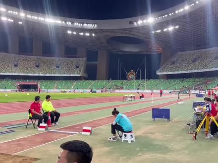呼和浩特第二中学贾智东跳远7.64m打破自治区尘封 21年记录,并在今年北大高测跳远第一名成功考入北京大学#内蒙古第十五届运动会 #比赛现场 #田径比赛#破纪录
