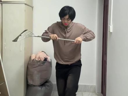 打扫卫生呢白菜对我笑 #白菜对我笑