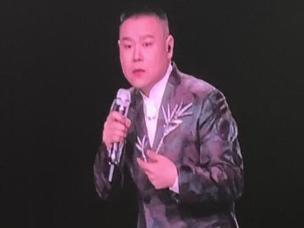 今天的周深也是被cue了好几遍#岳云鹏非要唱