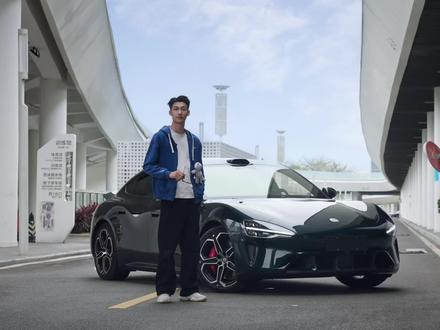 谁说不能既要又要? 新一代SU7,即运动又舒适
#小米汽车 #小米su7 #新一代su7 #汽车知识#dou是好车