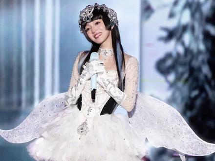 #张韶涵演唱会造型 真公主降临!简直是造型师的真人手办诶#张韶涵 #张韶涵演唱会