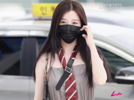 没有人能拒绝Jennie的礼物
#虞书欣机场小发雷霆