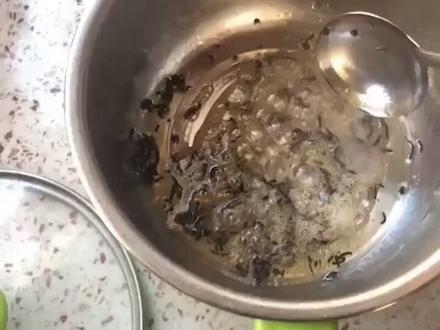 焦糖奶茶给我老公喝中毒了,上吐下泻,脸上身上起了好多包,血压也高了,差一点打120……再见了厨房#可仙可甜
