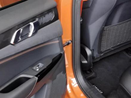 领克02hatchback后排