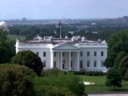 特朗普越来越疯狂,美国铁杆盟友主动划清界限,公开站队中国