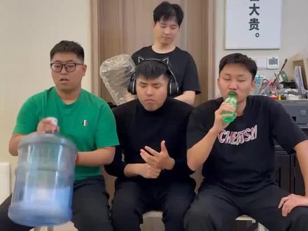 怎么谁唱都要叉哥 #看一遍笑一遍 #笑喷了 #魔性嗓音