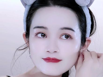 刷酶之后那种紧绷感是慢慢让皮肤越来越紧的,跟皮肤之间没有相互拉扯和摩擦,所以不会越拉越松的!!!!!!