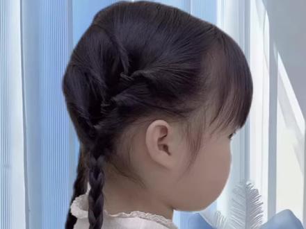 新年这样扎,几分钟搞定,手残党妈妈也能学会#儿童编发 #编发教程 #新年发型