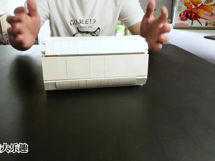 我们用乐高搭建了一台空调,小小的,可拆卸