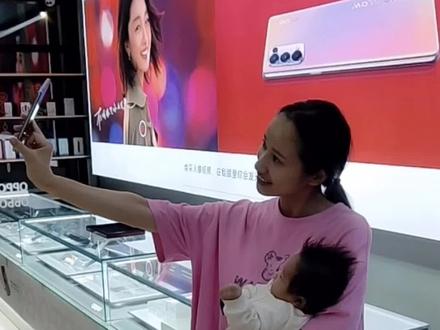 比个5 就可以自拍啦