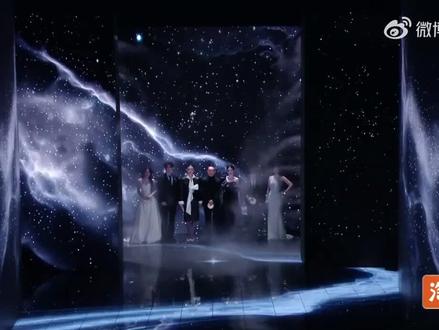 周深携手《惊蛰无声》剧组亮相微博之夜红毯,周深为电影演唱主题曲《选择》
#周深携手惊蛰无声剧组亮相微博之夜红毯 #2025微博之夜 #周深选择 #周深演唱惊蛰无声主题曲选择 #周深