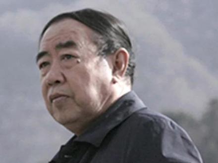 贾平凹曾评价女儿贾浅浅写诗:首先要过好日子,做好人,做好妻子,再写诗。