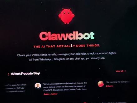 #clawdbot #贾维斯 这是一个用大模型驱动的机器人,可以接入你的app里。国内用不了。