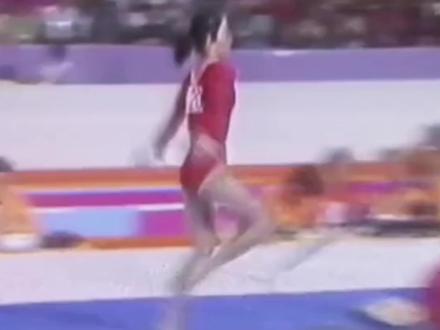 女子高低杠神级表演!马艳红下,刘璇单臂大回环,莫慧兰空翻!