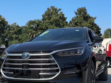 比亚迪唐黑化贴膜教程,喜欢的赶紧贴起来吧#比亚迪唐 #唐dmi冠军版 #比亚迪唐改装