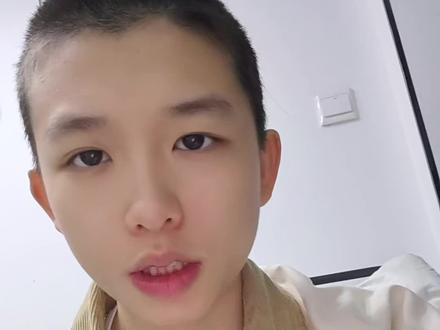 感觉回调只有这几天了 看准时机吧 我感觉1000左右的价位都还不错 它不会很用力地往下砸了 它会一直磨盘#黄金#娱乐#理财