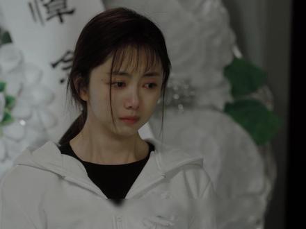 谭松韵王劲松新剧《我的山与海》:原本幸福的方婉之却不料母亲意外去世后父亲却忙着偷欢#我的山与海 #被我的山与海燃了暖了哭了