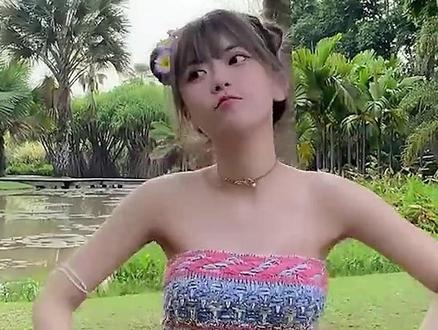 万万没想到,我拍桌子让周姐发现了 #周淑怡 #英雄联盟