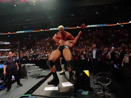 最新SD,科迪罗兹对战德鲁,三局两胜制! #WWE #科迪罗兹 #德鲁麦金泰尔 #雅各布法图