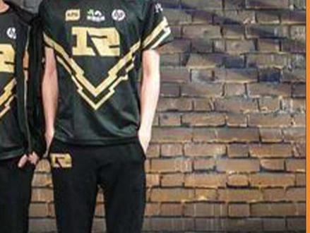 无视野大招命中五人?依靠直觉完成超级绝杀? #uzi #rng