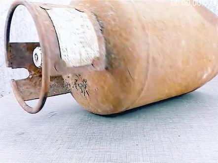 大叔专收废弃的煤气罐,带回家改造后太抢手,一天做两个轻松上万#改造