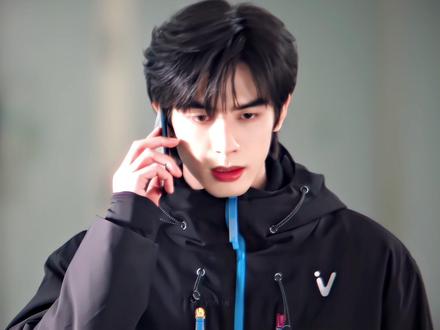 西瓜带着音响来找林屿森了#宋威龙 #林屿森 #骄阳似我 #宋威龙人生角色多了一个林屿森