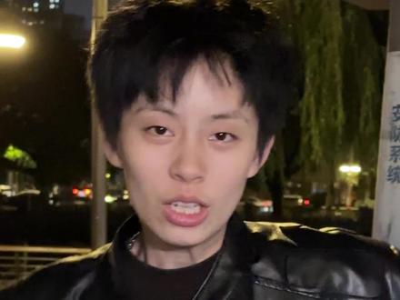 短发女生街头氛围感照片怎么拍#短发女生