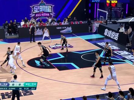 #CBA全明星周末 3月25日15:45,2023年CBA全明星周末将上演两场星锐挑战赛,比赛开始之前让我们先欣赏一下去年全明星星锐赛的精彩镜头,为即将开始的比赛预热一下!#2023年CBA全明星周末