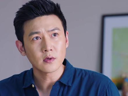 女人嗜酒成瘾,大庭广众之下连料酒都喝,太可怕了#影视剪辑