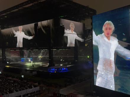 我能送你回家吗 可能外面下雨了.#薛之谦 #薛之谦万兽之王演唱会 #薛之谦广州演唱会 #绅士 #大合唱