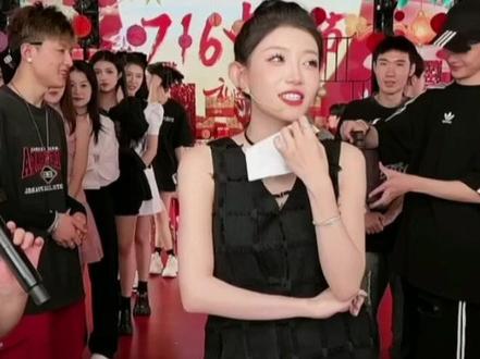 伊妃娘娘上线啦🤣#娘娘驾到 #美伊#甄嬛传