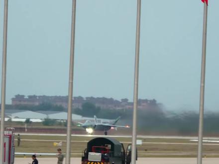 歼二零外贸大门禁闭,美媒热议唯一解锁条件,不满足就不卖#科技经济