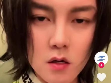 @尹正@张雪
就是这么巧,刷到尹正后就是张雪,仿佛看到了尹正变老的样子🤣🤣🤣(但是这两个人到底谁年长啊?)