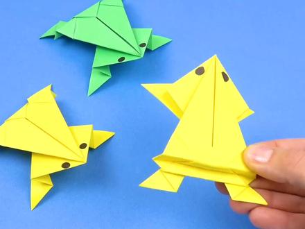 蹦蹦跳跳的小青蛙,快来跟我一起来学习折叠,看谁的跳的远? #手工折纸 #儿童手工 #手工diy