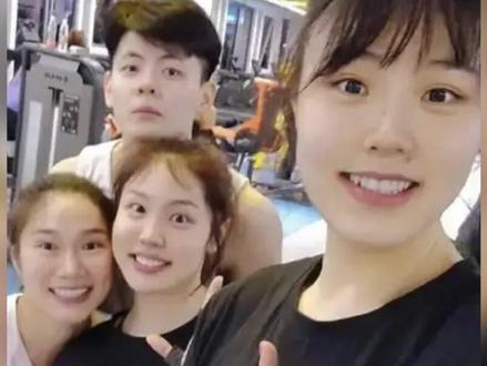 不止终身禁赛,女篮名将还被判刑,名记:被安排送钱,张姓裁判直接举报#女篮 #邹启佳 #杨赞